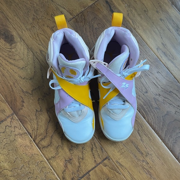 Back to school - like new girl’s AIR JORDAN 8 RETRO GS
"Arctic Punch" in size 4 - Picture 2 of 10